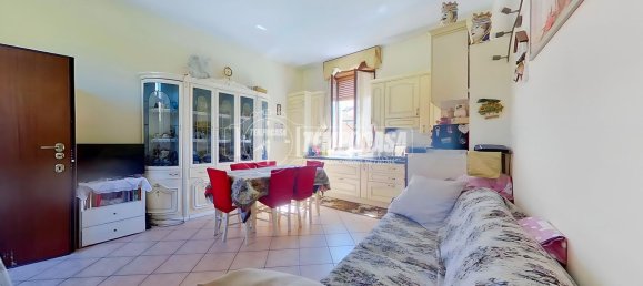 3 rooms Apartment in Seregno, Italy No. 309365 2