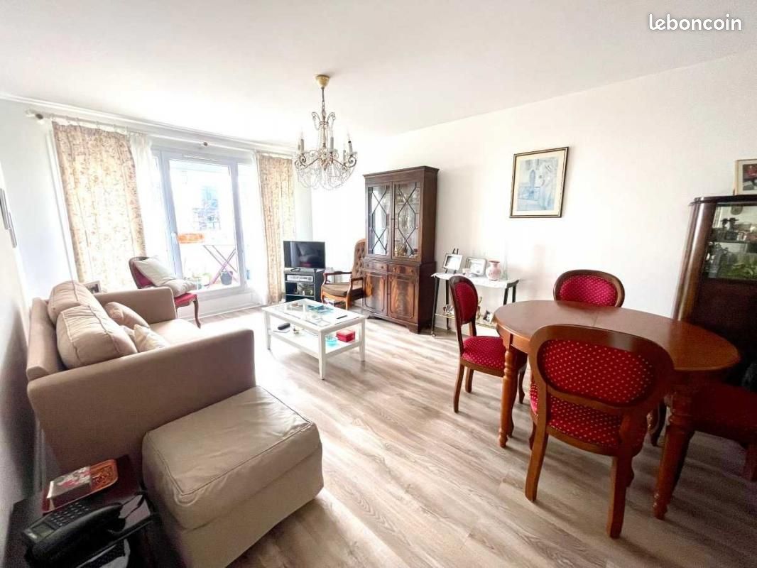 2 chambres Appartement à Cergy, France No. 195866
