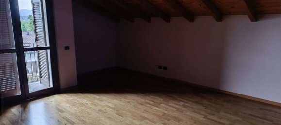 Villa de 6 habitaciónes en Buguggiate, Italy No. 334226 11