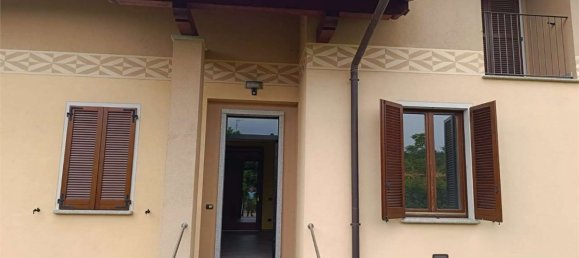 Villa de 6 habitaciónes en Buguggiate, Italy No. 334226 2