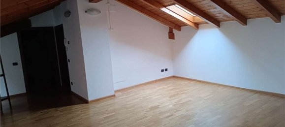 Villa de 6 habitaciónes en Buguggiate, Italy No. 334226 9