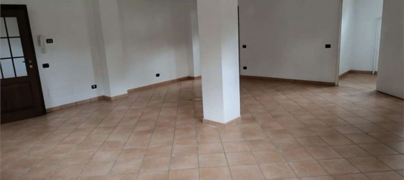 Villa de 6 habitaciónes en Buguggiate, Italy No. 334226 15