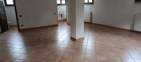 Villa de 6 habitaciónes en Buguggiate, Italy No. 334226 16