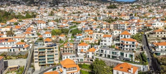 5 bedrooms Villa in Funchal, Portugal No. 104424 10