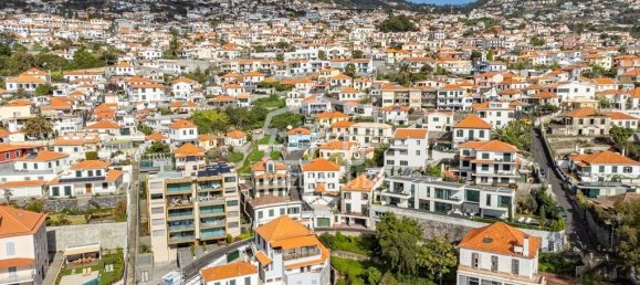 5 bedrooms Villa in Funchal, Portugal No. 104424 8