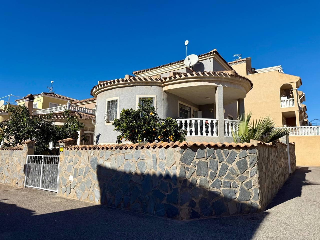 4 chambres villa à vendre à Playa Flamenca II, Alicante, Valencian Community, Spain № 364941