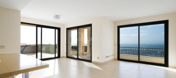 3 bedrooms Penthouse in Marbella, Spain No. 94910 2