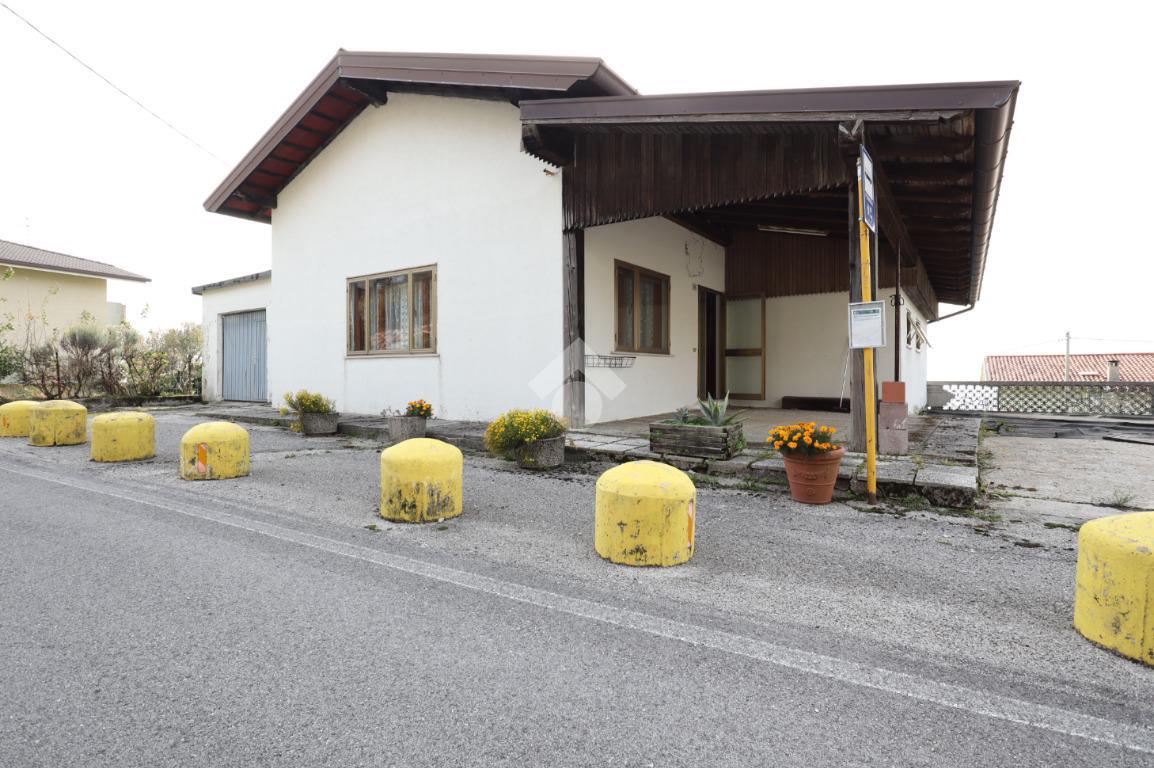 Дом с 3 комнатами в Удине, Италия № 173998