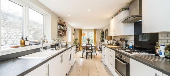 3 bedrooms House in Brockley, United Kingdom No. 10057 5