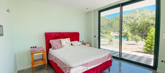 Villa 9+1 in Antalya, Turkey No. 33956 16