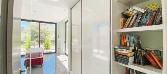 Villa 9+1 in Antalya, Turkey No. 33956 15