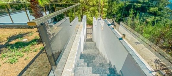 Villa 9+1 in Antalya, Turkey No. 33956 8