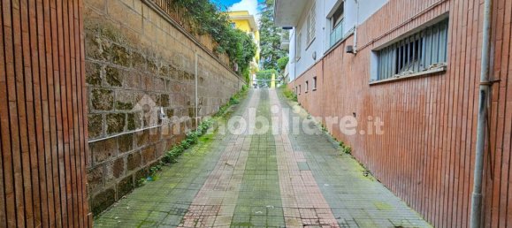 3 bedrooms Apartment in Rome, Italy No. 8832 2