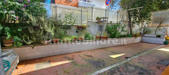 3 bedrooms Apartment in Rome, Italy No. 8832 20