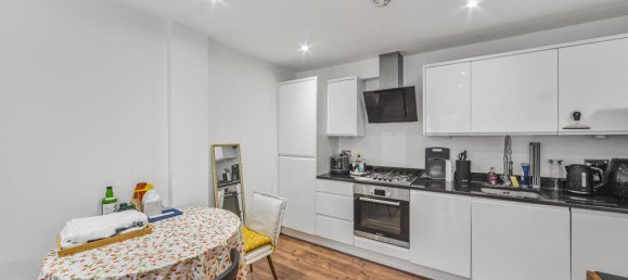 1 bedroom Apartment in Nine Elms, United Kingdom No. 11035 3