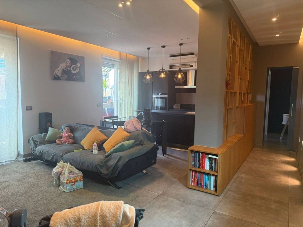 3 bedrooms Apartment in Rome, Italy No. 276821