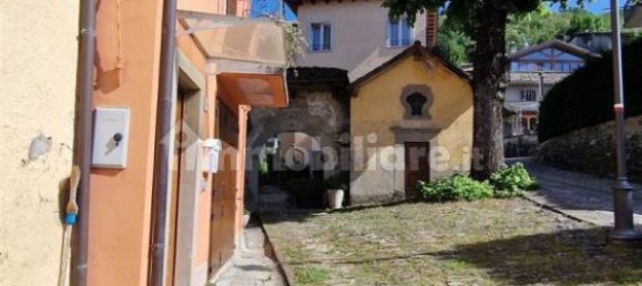 4 bedrooms House in Montecreto, Italy No. 208883 4