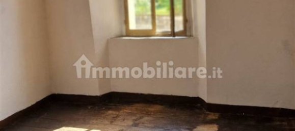 4 bedrooms House in Montecreto, Italy No. 208883 9