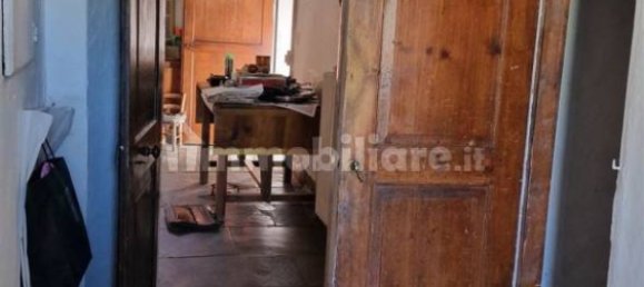 4 bedrooms House in Montecreto, Italy No. 208883 16