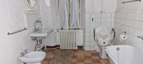 4 bedrooms House in Montecreto, Italy No. 208883 15