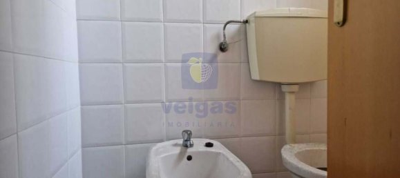 111m² Commercial property in Leiria, Portugal No. 180286 11