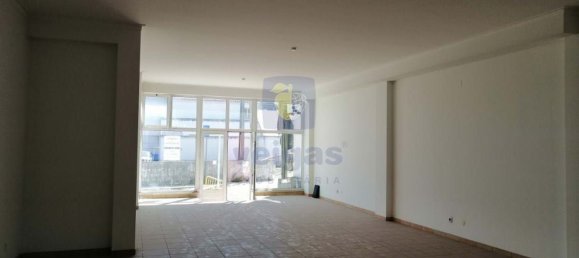 111m² Commercial property in Leiria, Portugal No. 180286 7