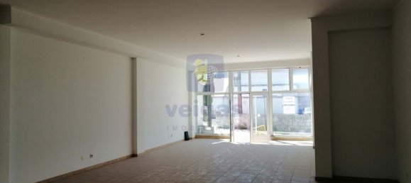 111m² Commercial property in Leiria, Portugal No. 180286 5