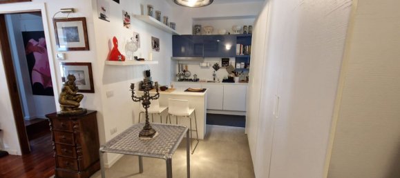 4 bedrooms Apartment in Naples, Italy No. 327453 8