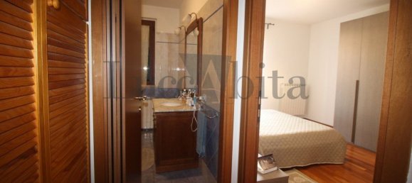 Apartamento de 3 divisões em Lucca, Italy N.º 284008 3