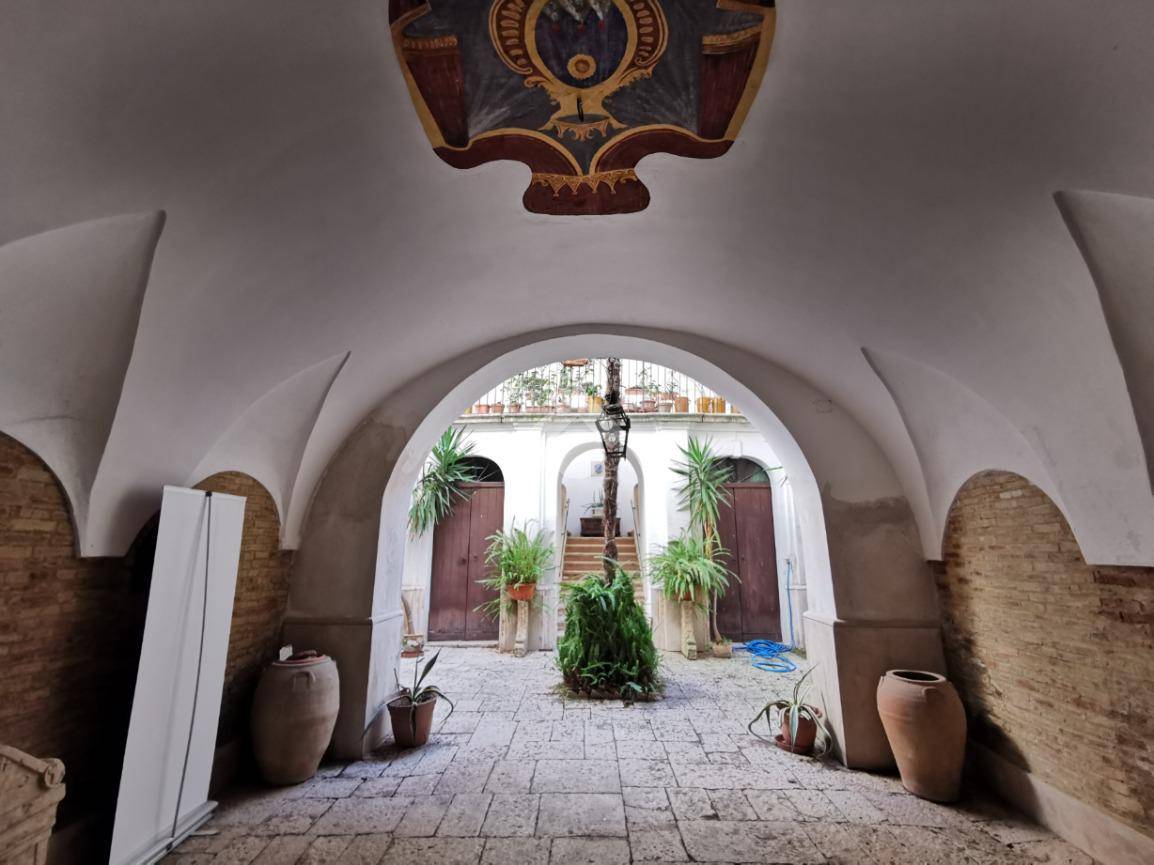 3 bedrooms Castles in Torremaggiore, Italy No. 31769