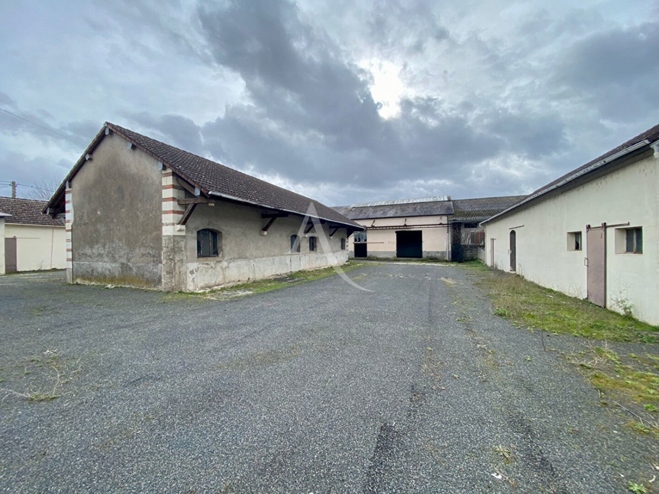 10-salle Bâtiment à Le Controis-en-Sologne, France No. 85643