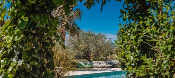 Коммерческая недвижимость в Бандоль, Франция № 1572 4