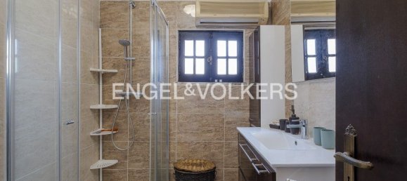 5 bedrooms House in Almada, Portugal No. 14009 18