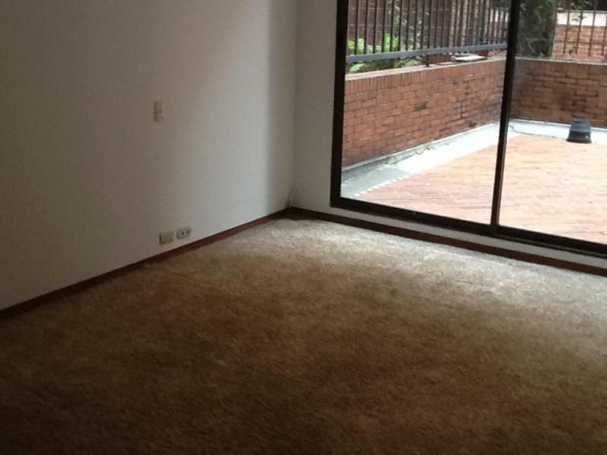 Casa de 3 dormitorios en Bogotá, Colombia No. 10471