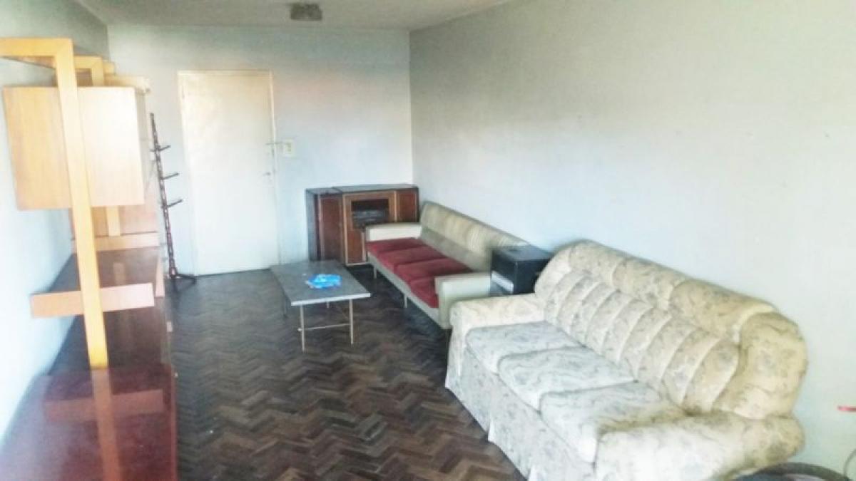 Apartamento de 3 dormitorios en Montevideo, Uruguay No. 8301