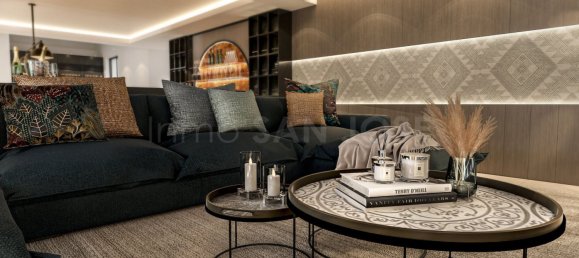 5 bedrooms Villa in Estepona, Spain No. 33389 10