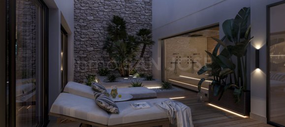 5 bedrooms Villa in Estepona, Spain No. 33389 22