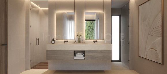 5 bedrooms Villa in Estepona, Spain No. 33389 18