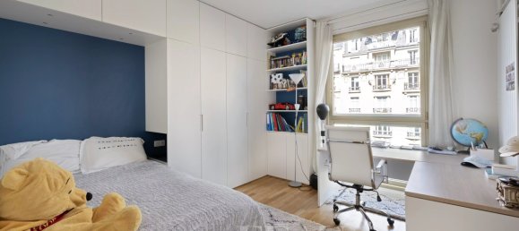 4 bedrooms Apartment in Paris, France No. 172448 10