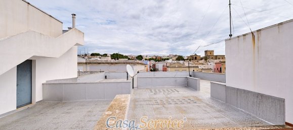 Casa de 16 divisões em Parabita, Italy N.º 60353 44