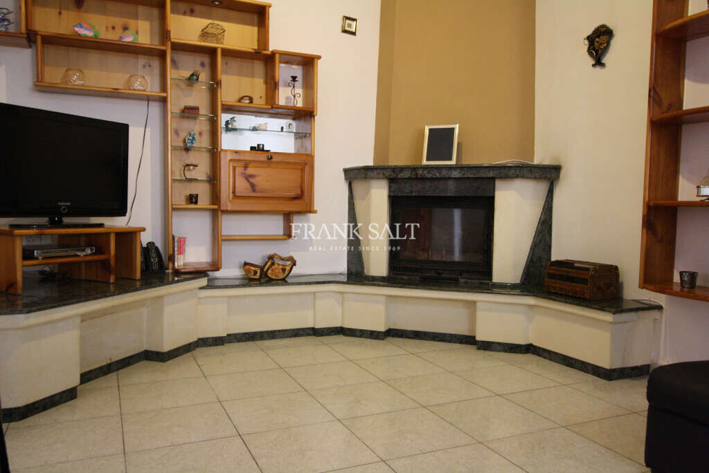 3 bedrooms Maisonette in Dingli, Malta No. 10782