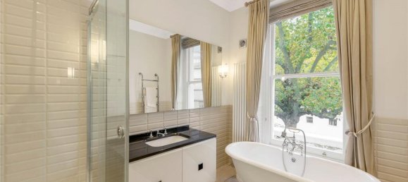 4 bedrooms Apartment in London, United Kingdom No. 5466 5