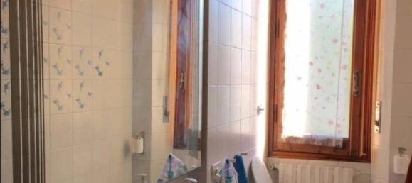 4 rooms Apartment in Florence, Italy No. 116659 3