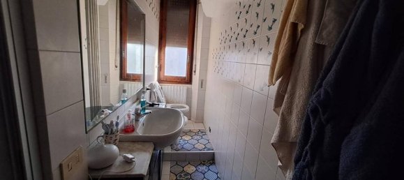 4 rooms Apartment in Florence, Italy No. 116659 15