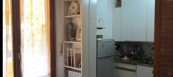 4 rooms Apartment in Florence, Italy No. 116659 2