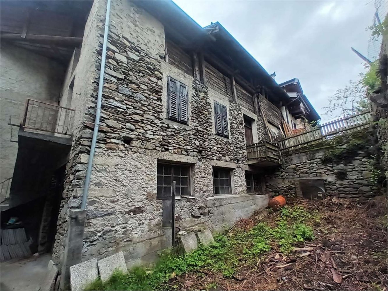 Casa de 10 divisões em Terzolas, Italy N.º 203754