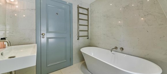 4 bedrooms House in London, United Kingdom No. 7012 14