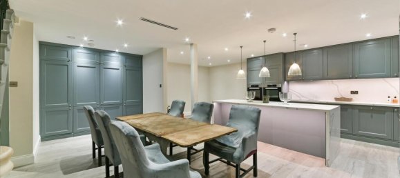 4 bedrooms House in London, United Kingdom No. 7012 4