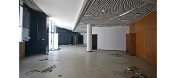 840m² Commercial property in Santarem, Portugal No. 58133 6