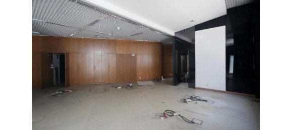 840m² Commercial property in Santarem, Portugal No. 58133 7